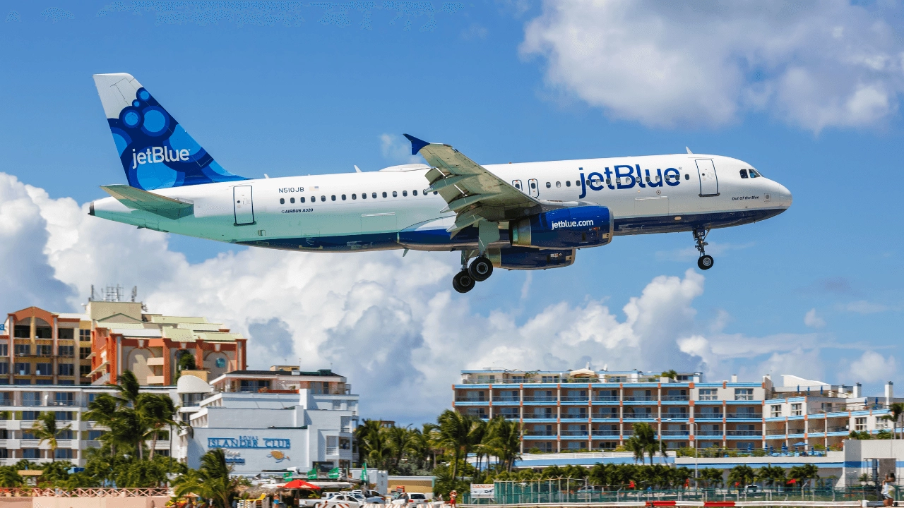 The best credit cards for JetBlue flyers: Earn points and perks